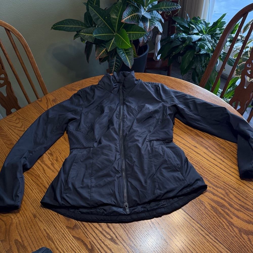 Lululemon Light Weight Jacket Size 8